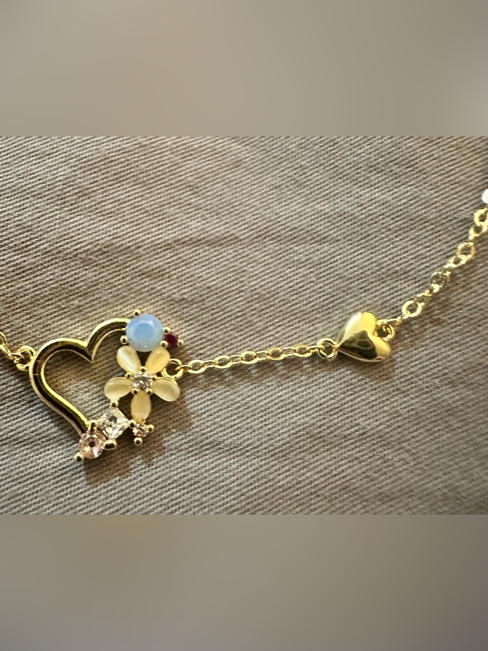 NIB LA MENO Gold Heart & Flower Bracelet with Gem Accents